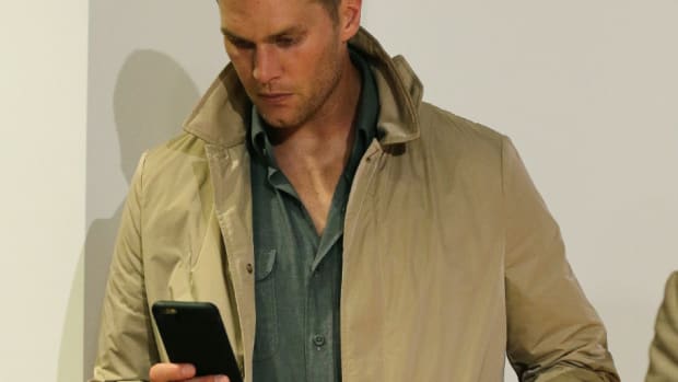 Tom Brady iPhone Cauldron Header Image
